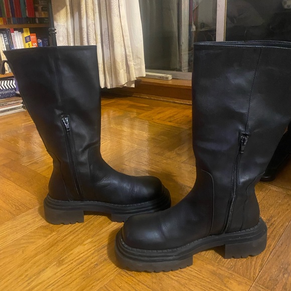 Pacika Leather Boots - Picture 3 of 6